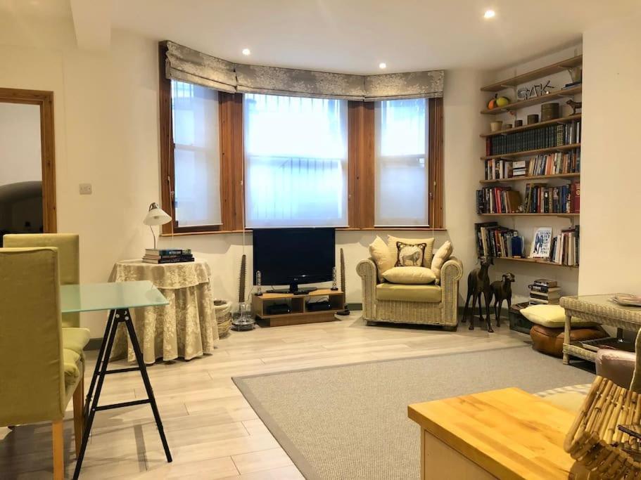 Quiet Kensington Flat Ideal For Central Лондон Екстер'єр фото